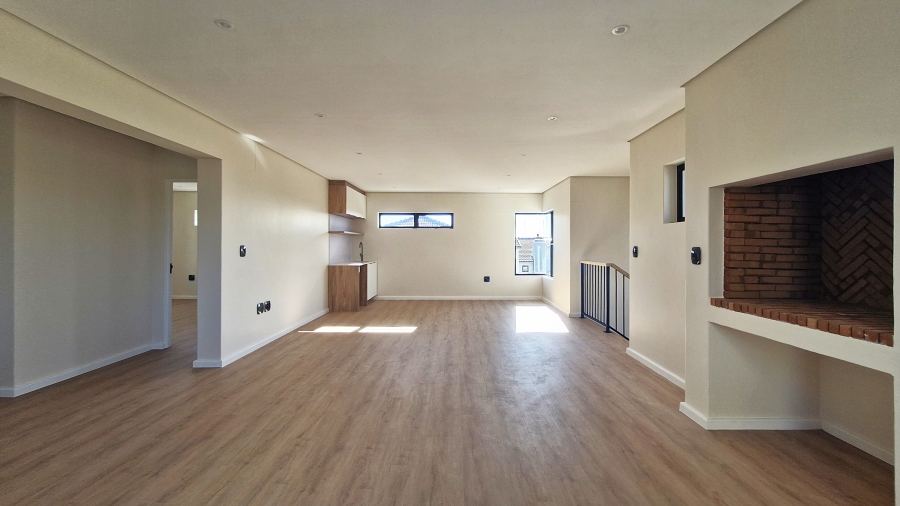 3 Bedroom Property for Sale in Country Club Western Cape